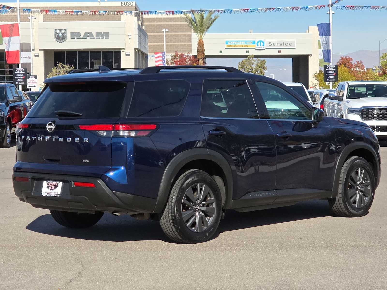 Thumbnail: 2023 Nissan Pathfinder - 9