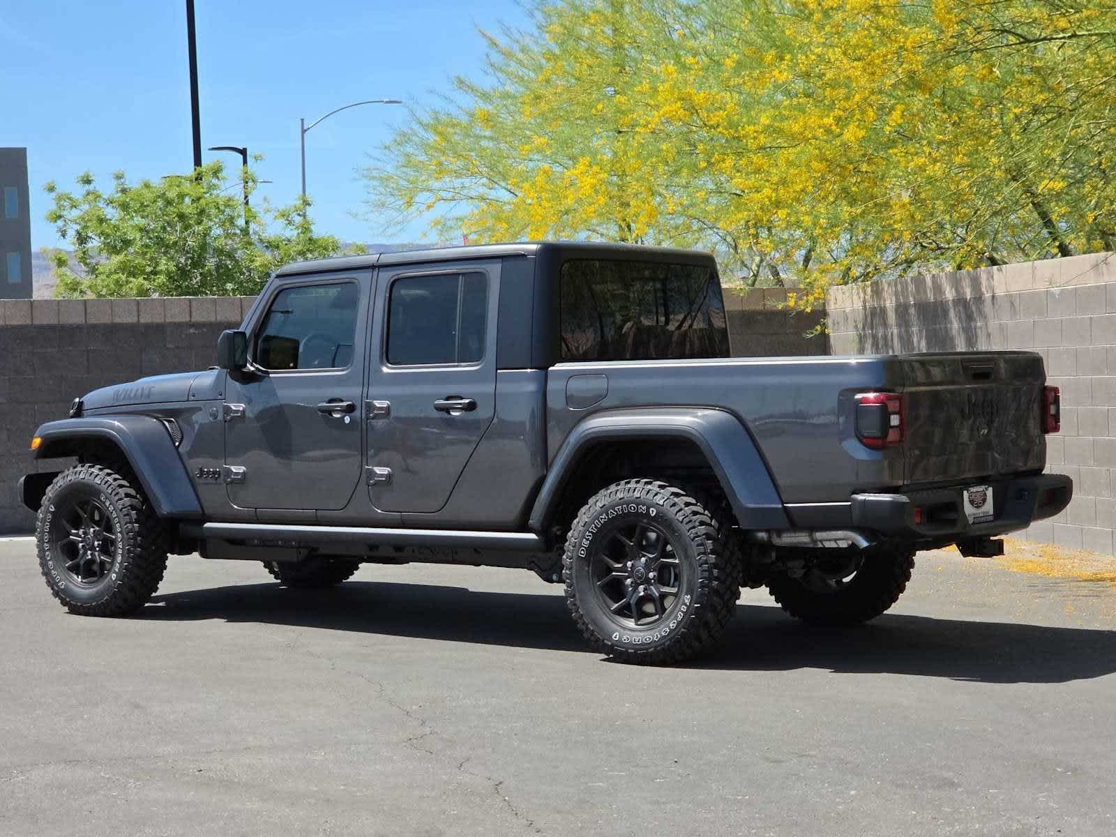 Thumbnail: 2026 Jeep Gladiator - 4