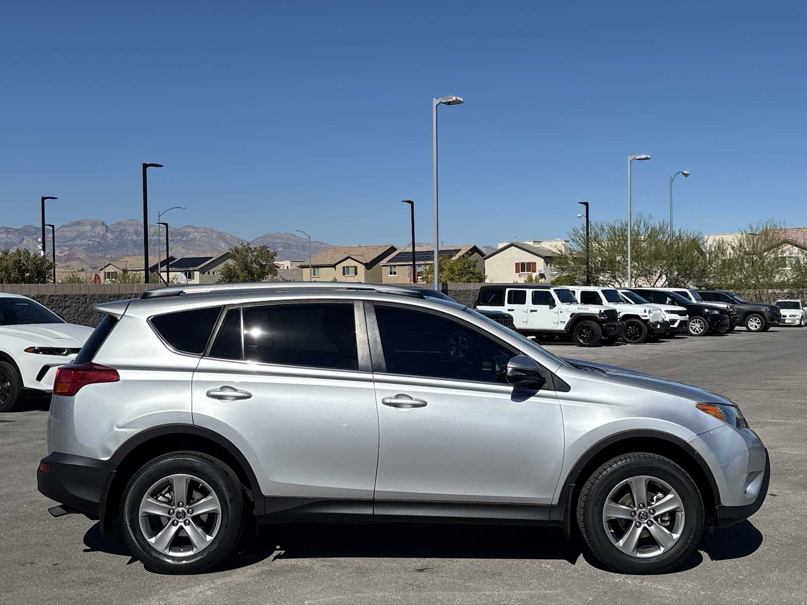 Thumbnail: 2015 Toyota RAV4 - 10