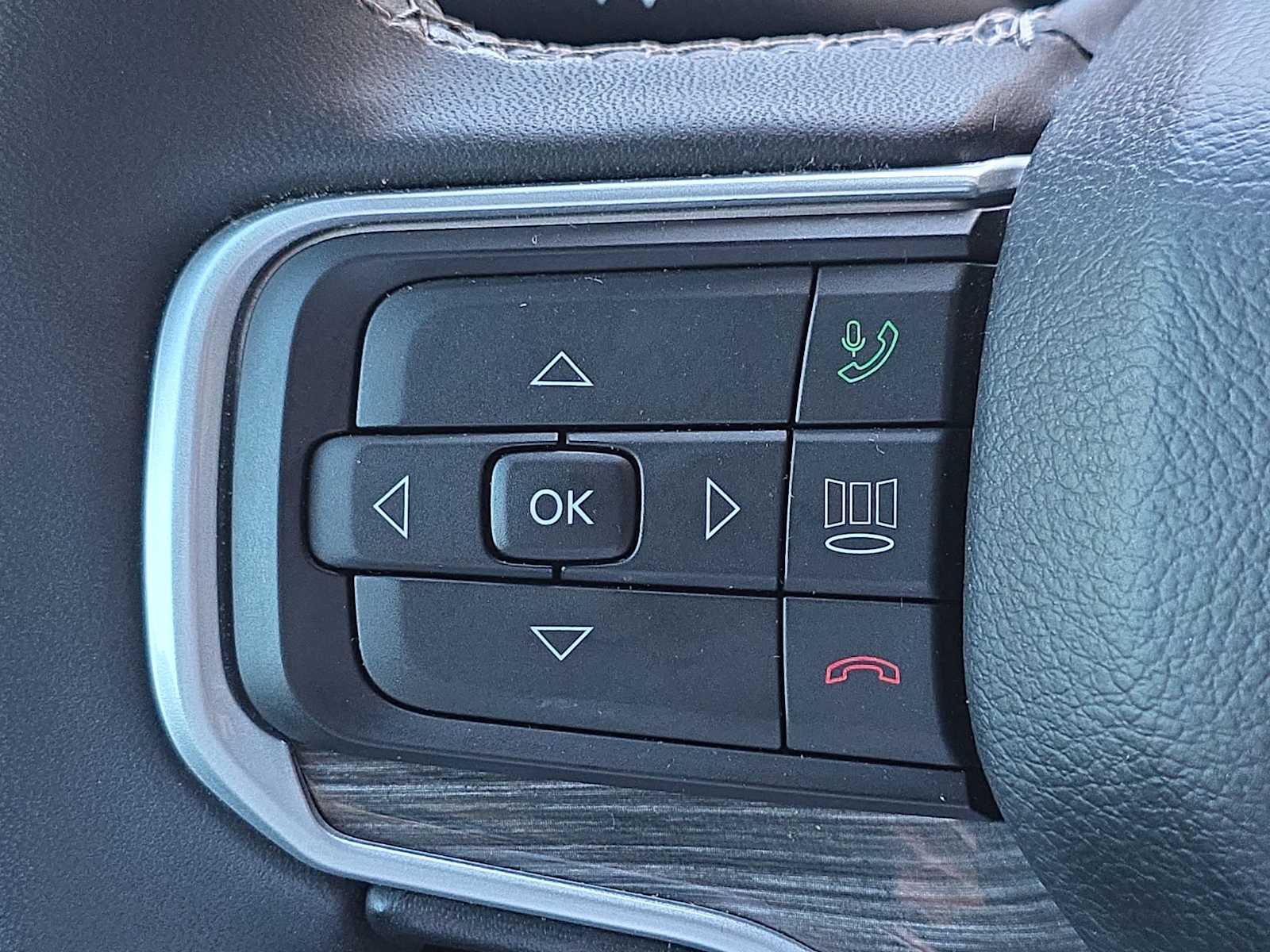 Thumbnail: 2022 Jeep Wagoneer - 27