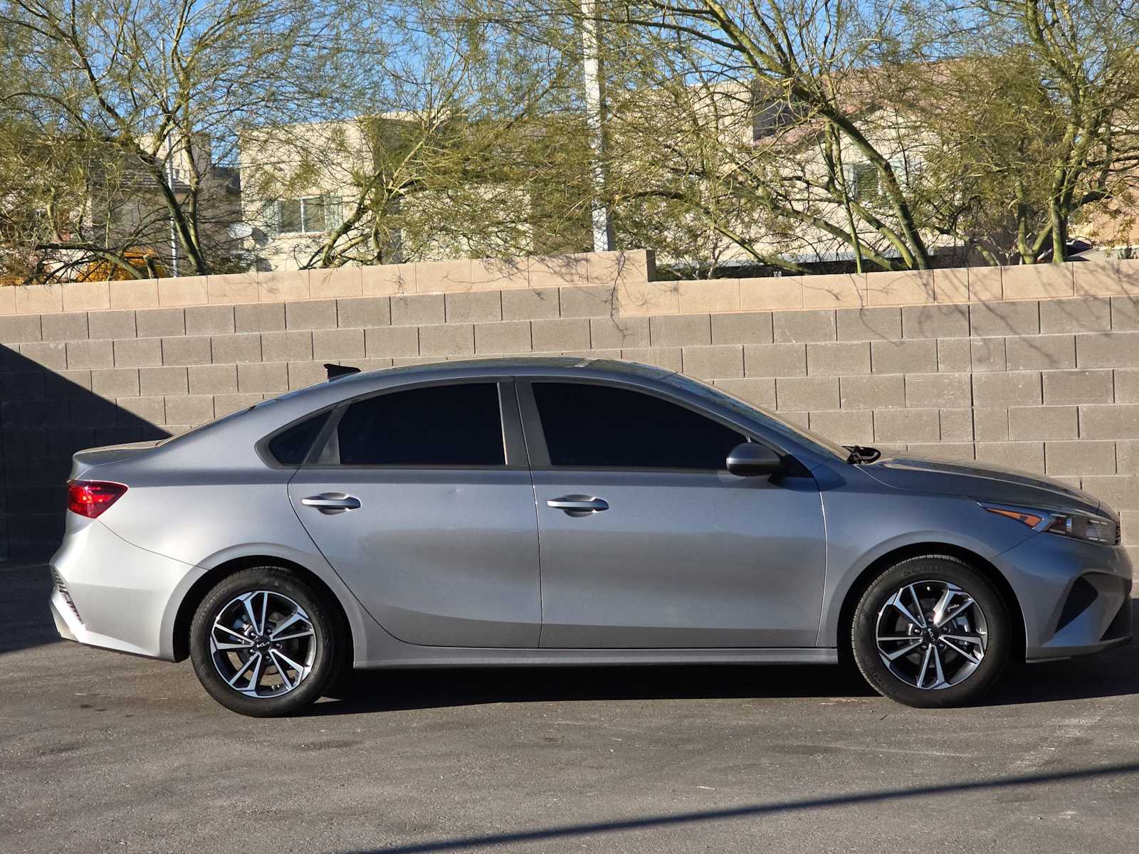 Thumbnail: 2024 Kia Forte - 10