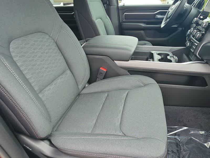 Thumbnail: 2026 RAM 1500 - 18