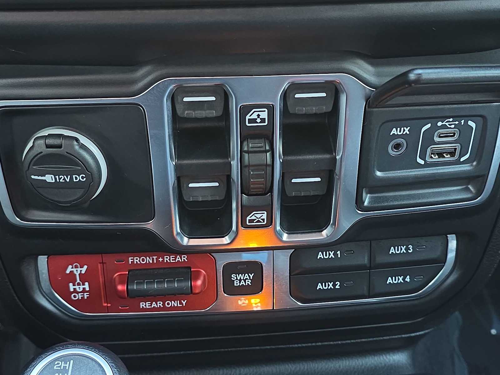 Thumbnail: 2020 Jeep Wrangler - 28