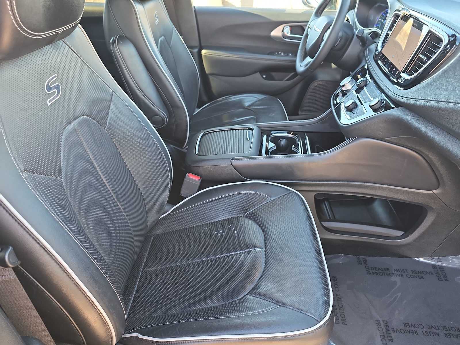 Thumbnail: 2024 Chrysler Pacifica - 17