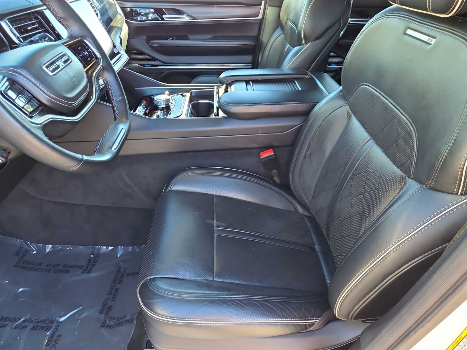 Thumbnail: 2024 Jeep Grand Wagoneer L - 15