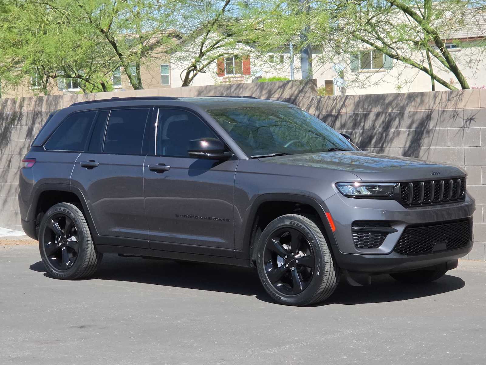 Thumbnail: 2023 Jeep Grand Cherokee - 3