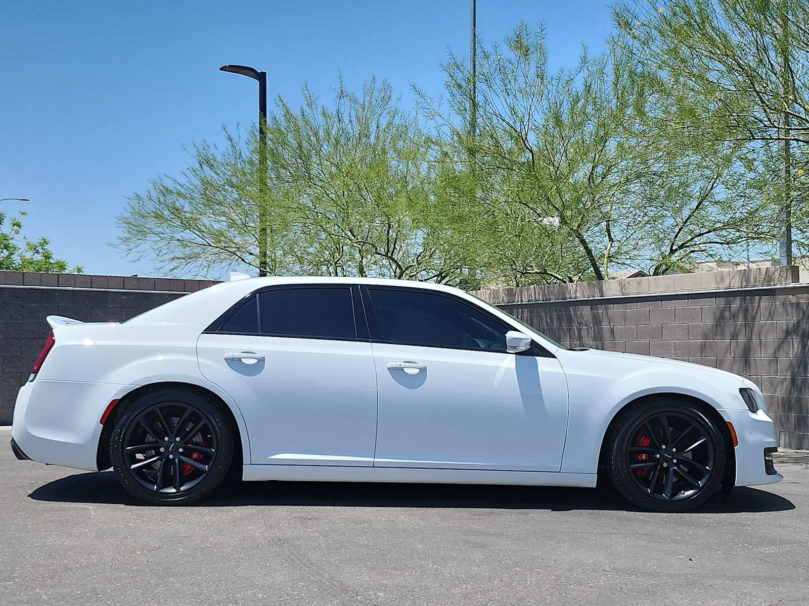 Thumbnail: 2023 Chrysler 300 - 9