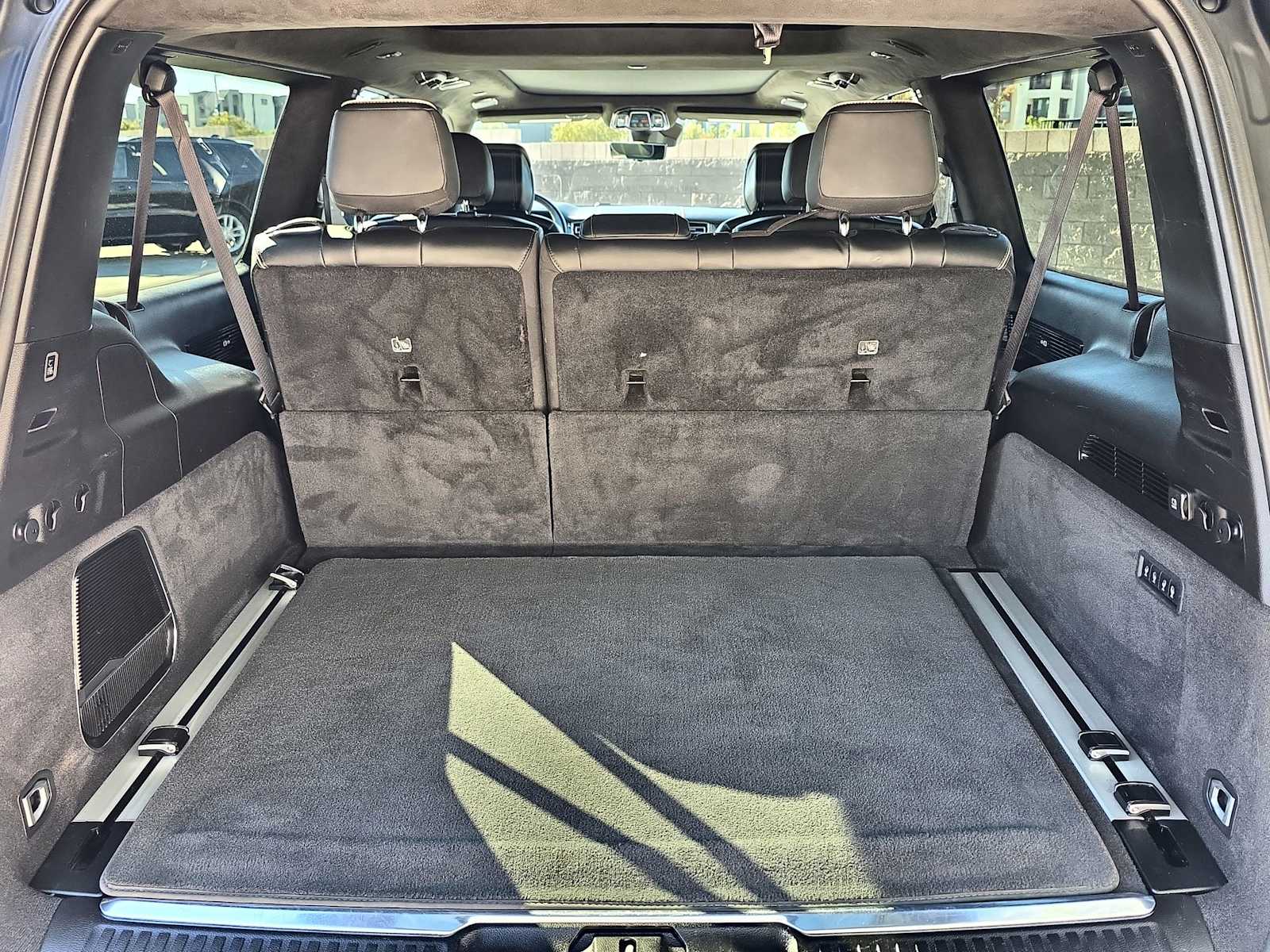 Thumbnail: 2024 Jeep Grand Wagoneer L - 23