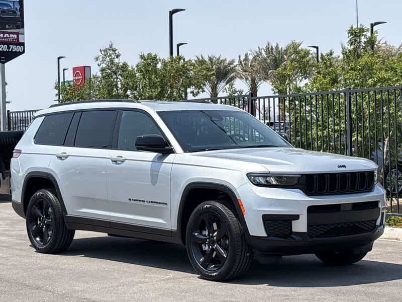 Thumbnail: 2025 Jeep Grand Cherokee L - 2