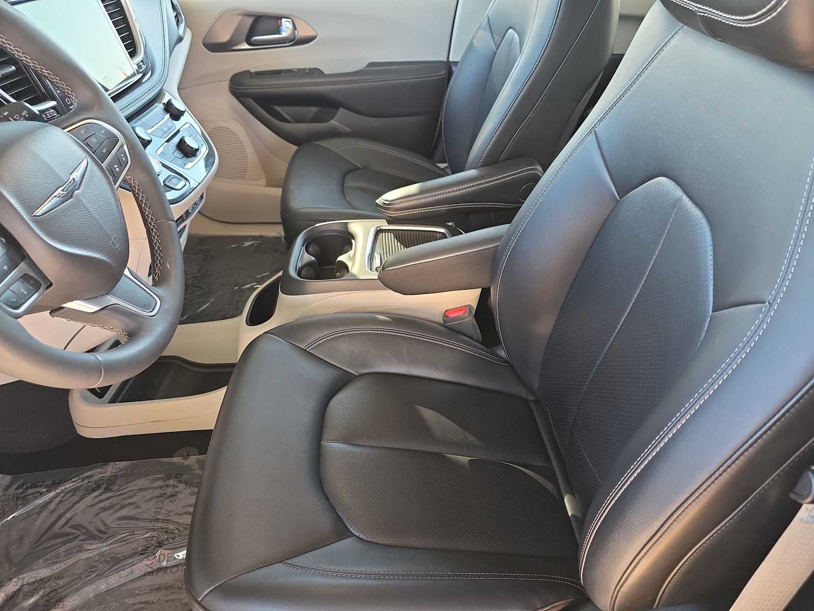 Thumbnail: 2024 Chrysler Pacifica - 15