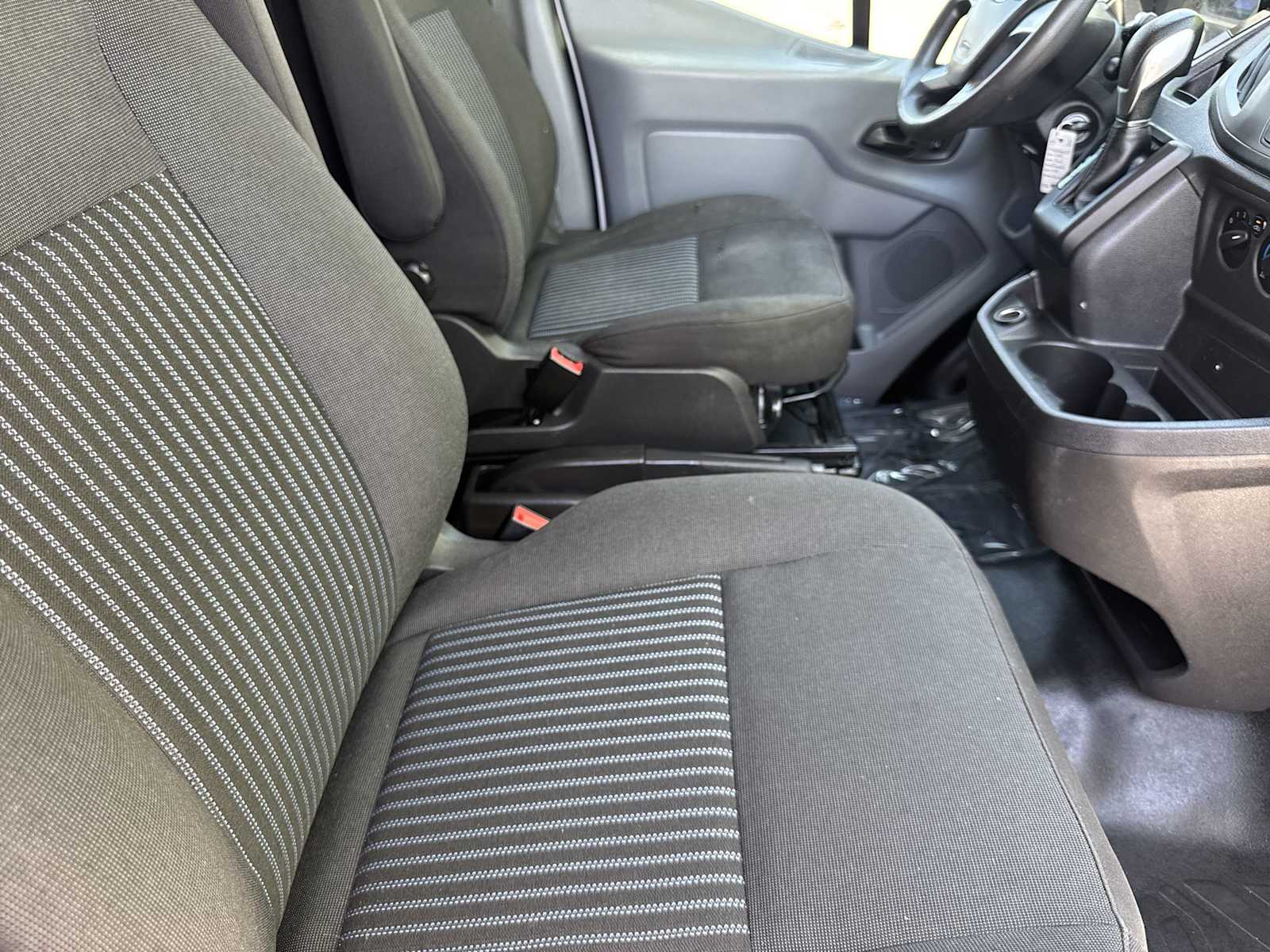 Thumbnail: 2019 Ford Transit Series - 18