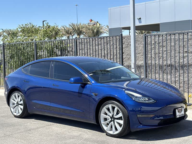 Used 2018 Tesla Model 3 Long Range with VIN 5YJ3E1EAXJF011161 for sale in Medford, OR