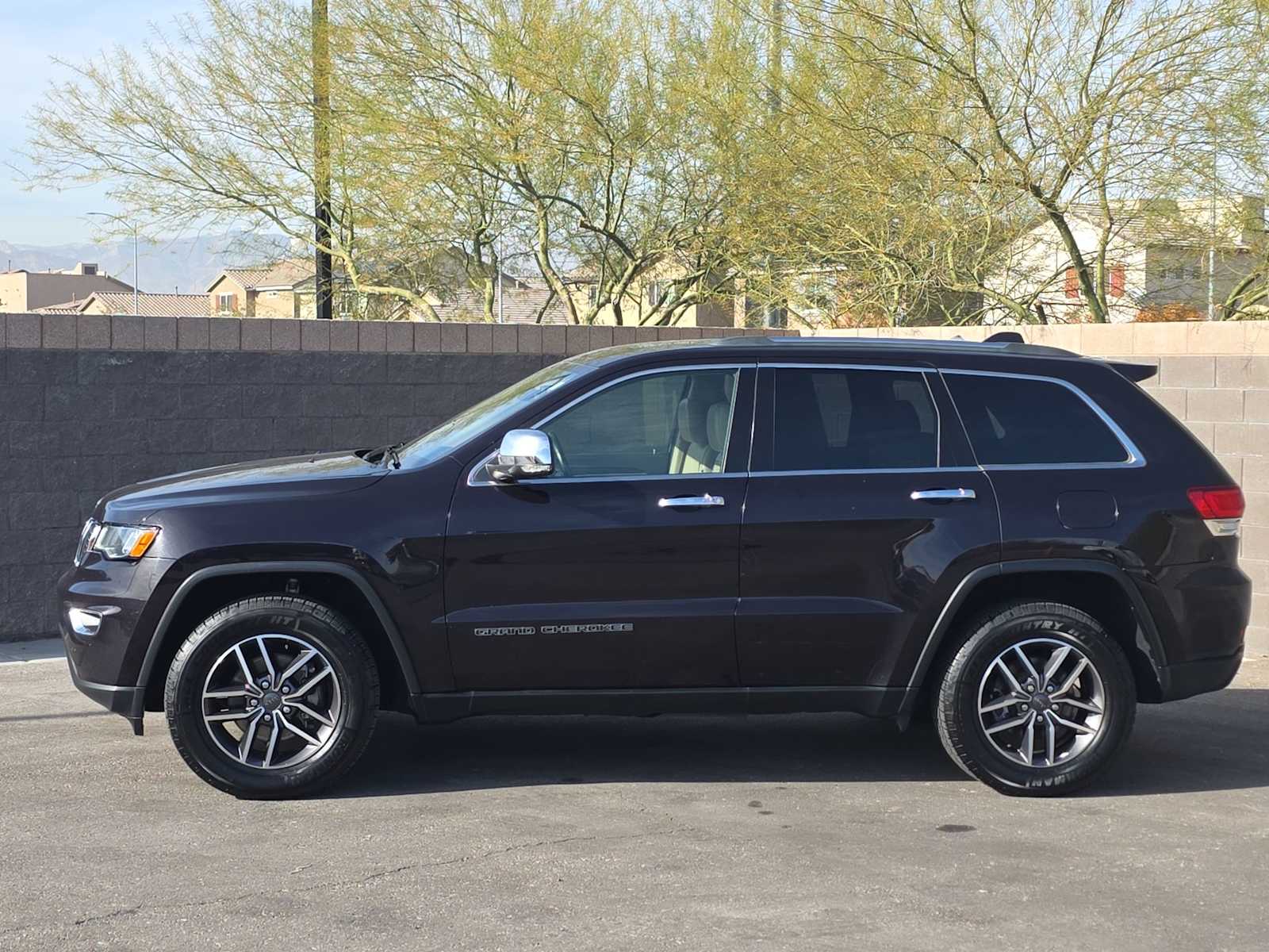 Thumbnail: 2020 Jeep Grand Cherokee - 6