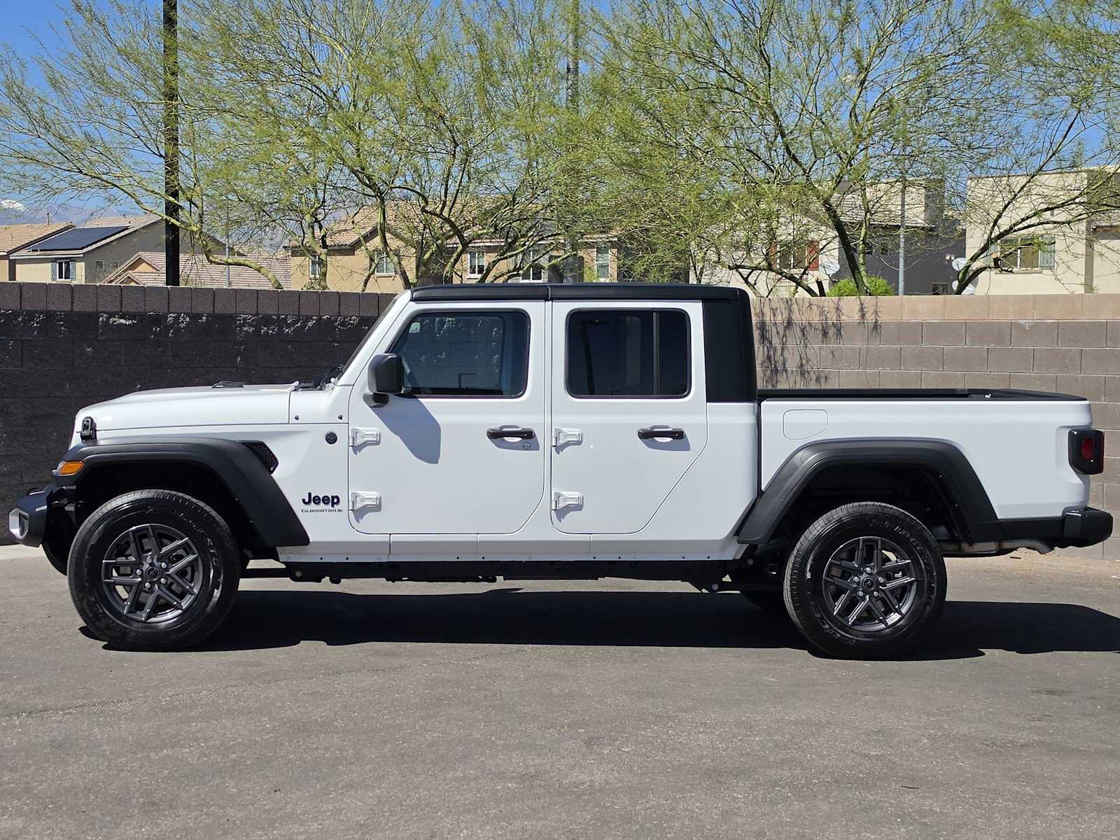 Thumbnail: 2025 Jeep Gladiator - 6