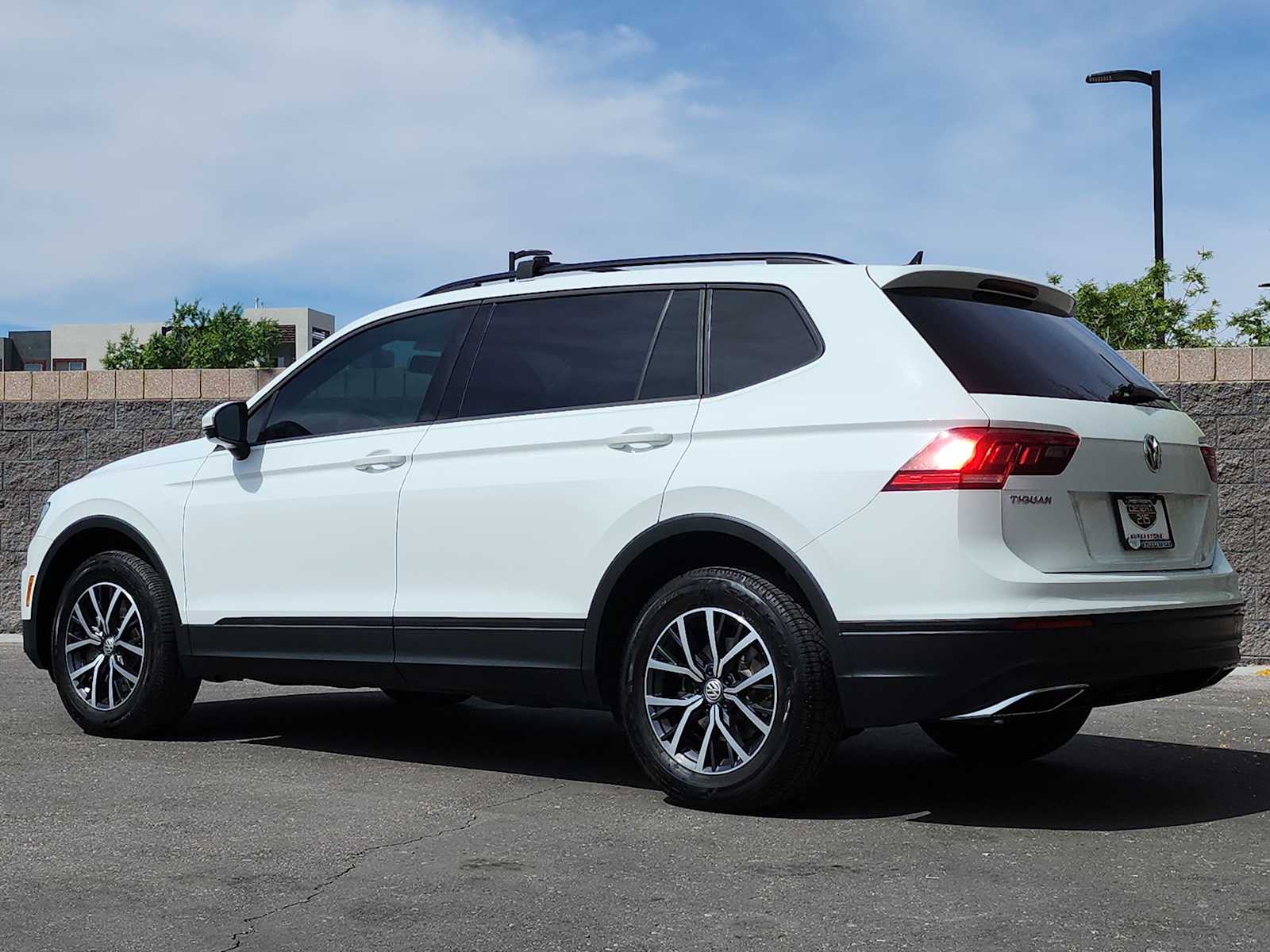 Thumbnail: 2021 Volkswagen Tiguan - 10