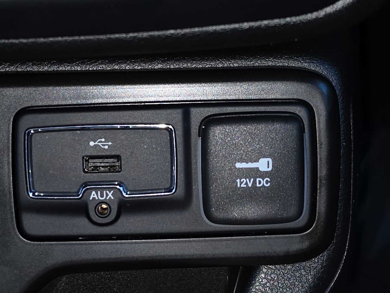 Thumbnail: 2023 Jeep Renegade - 28