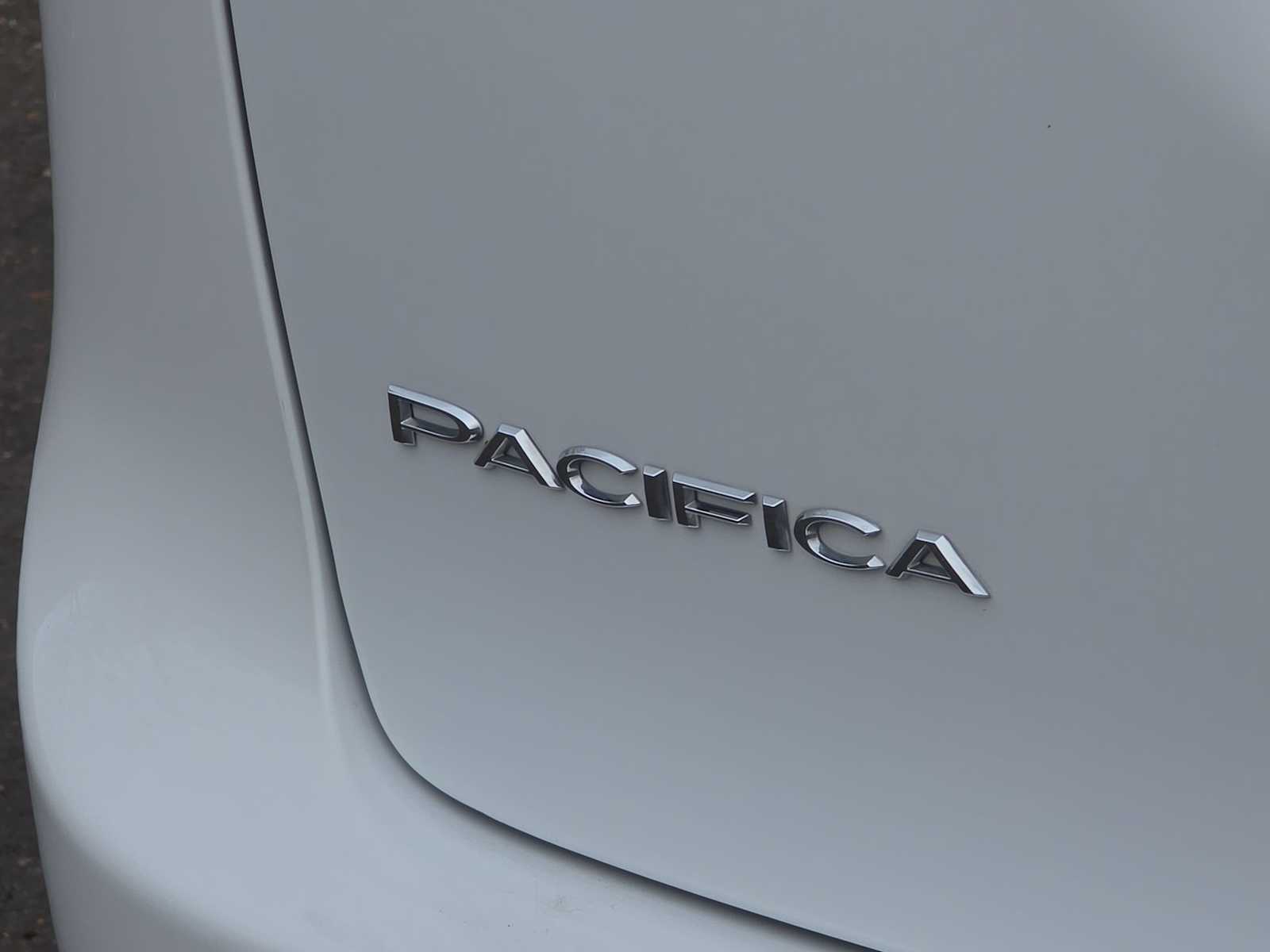 Thumbnail: 2024 Chrysler Pacifica - 11