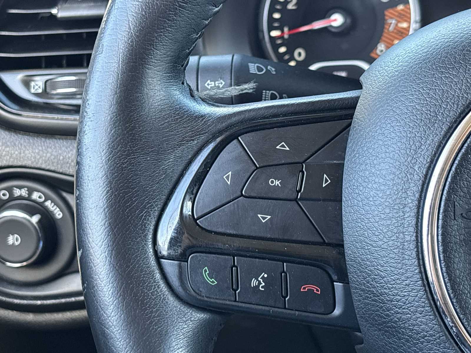 Thumbnail: 2020 Jeep Renegade - 29