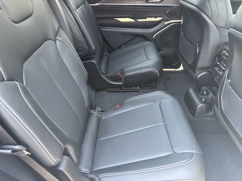 Thumbnail: 2025 Jeep Grand Cherokee L - 17