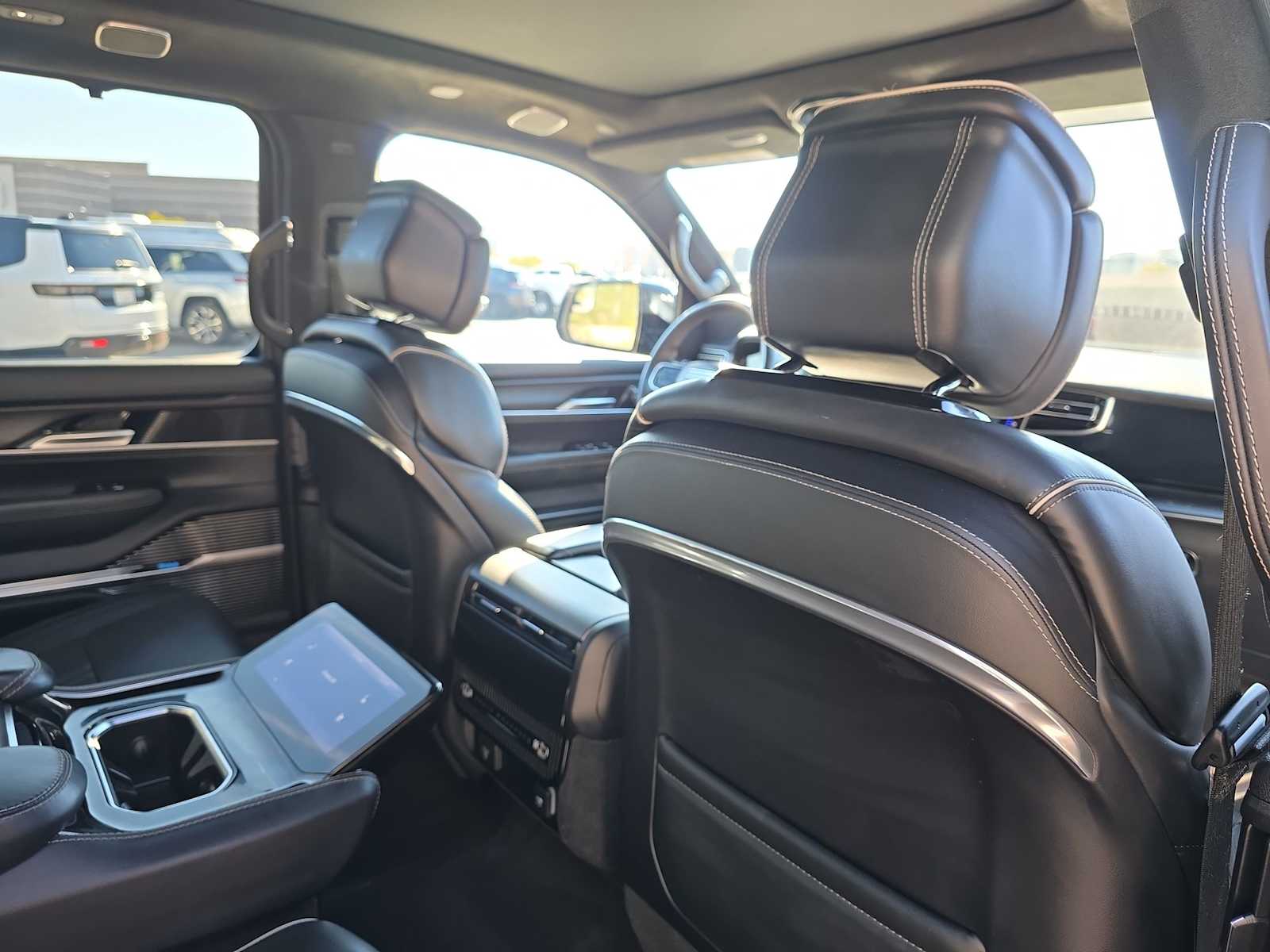 Thumbnail: 2024 Jeep Grand Wagoneer L - 16