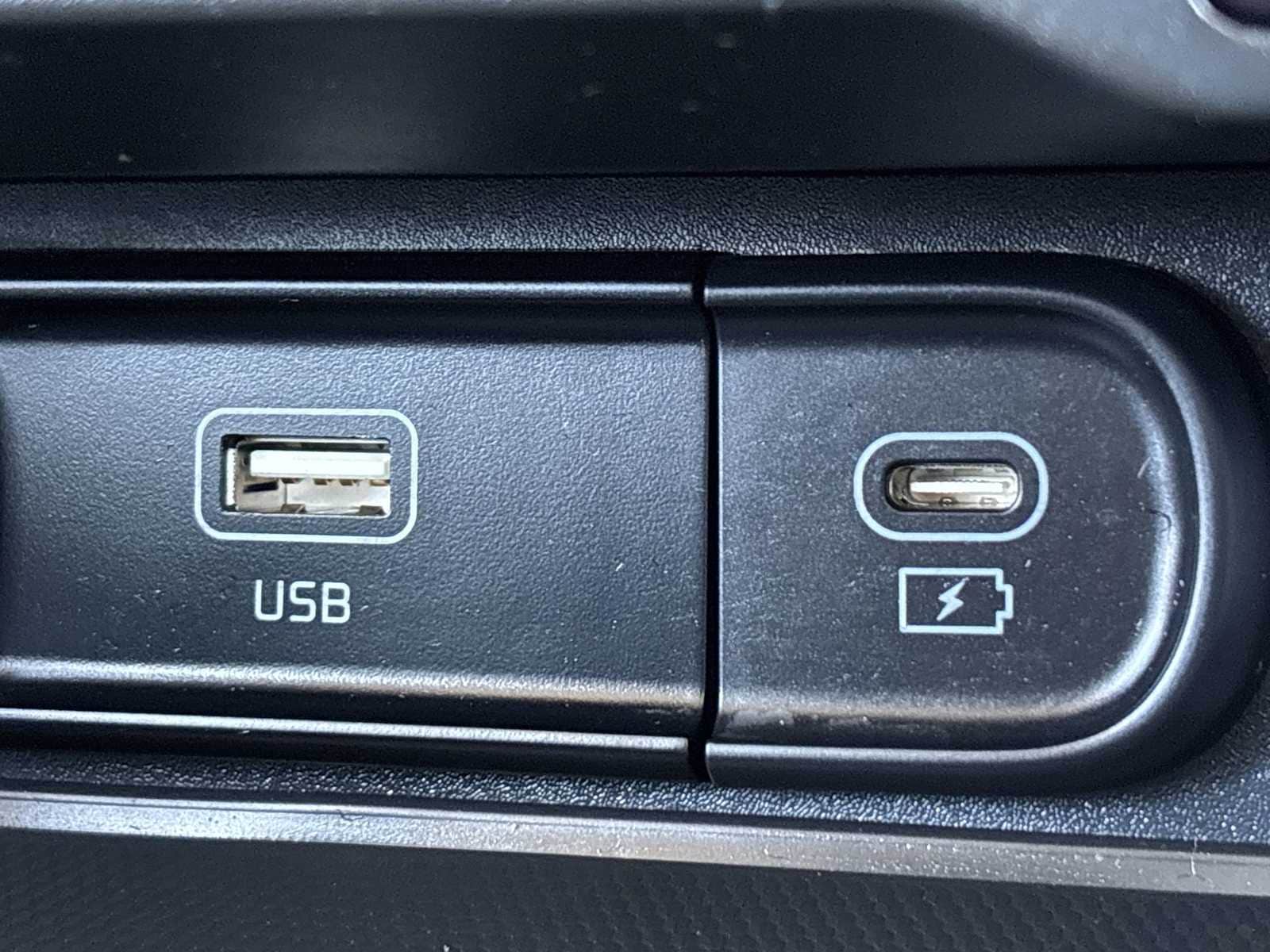 Thumbnail: 2023 Kia Soul - 30