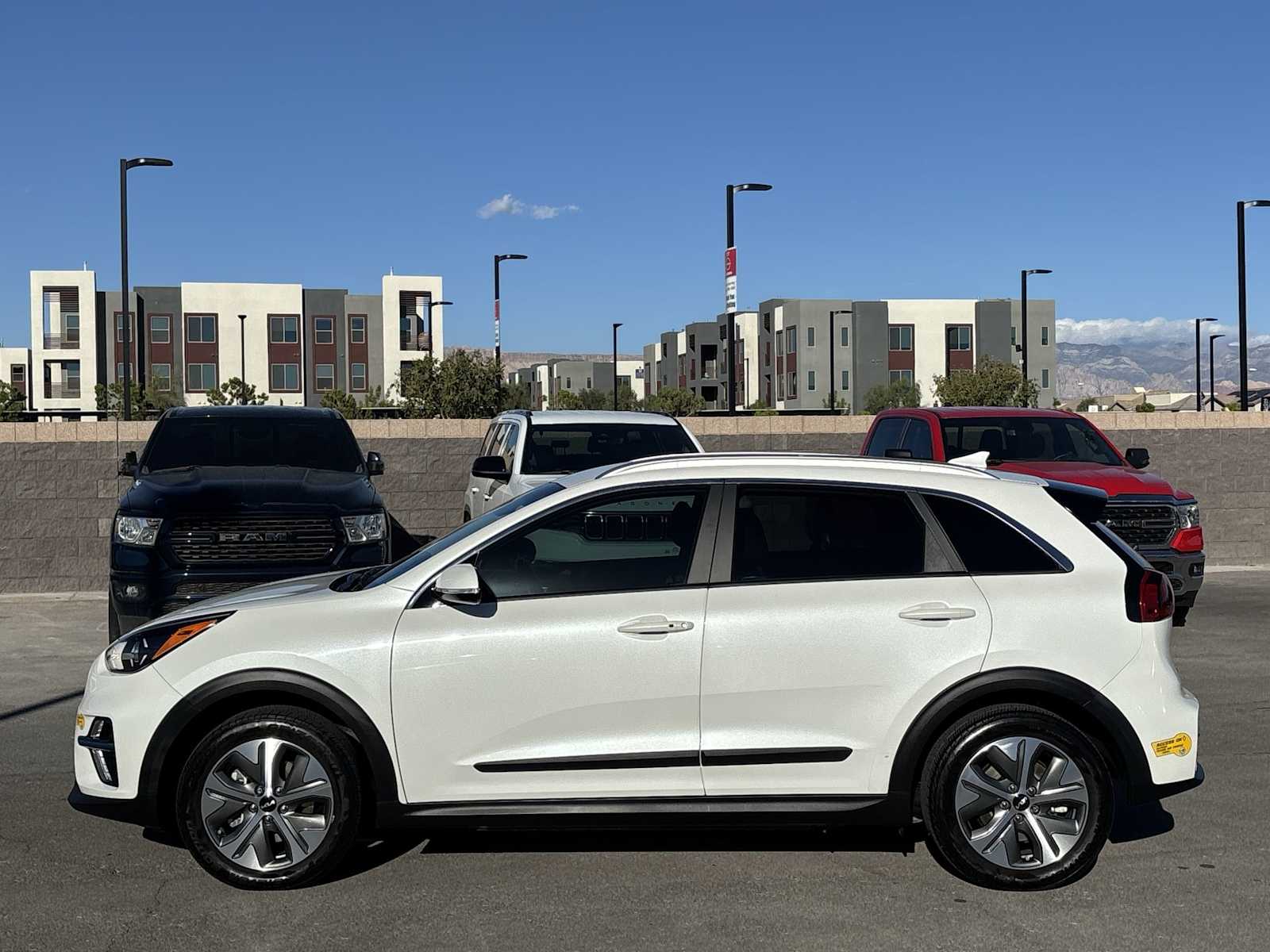 Thumbnail: 2022 Kia Niro - 6