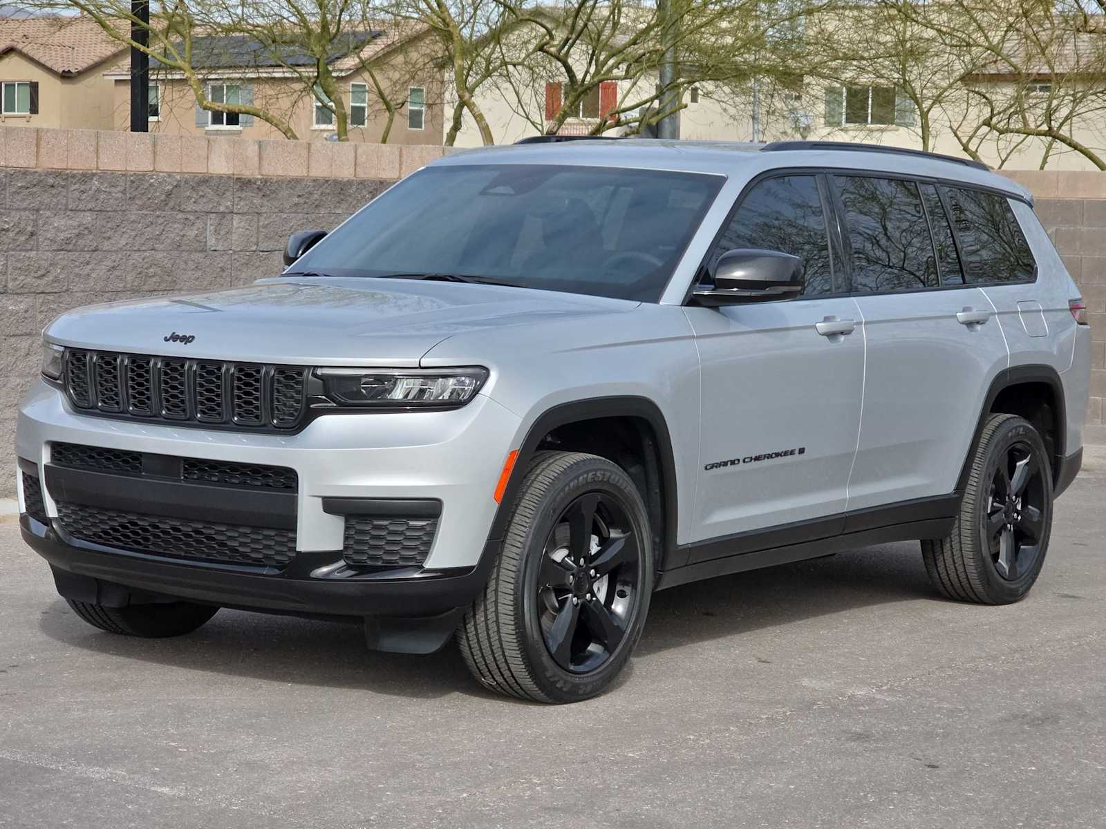 Thumbnail: 2023 Jeep Grand Cherokee L - 5