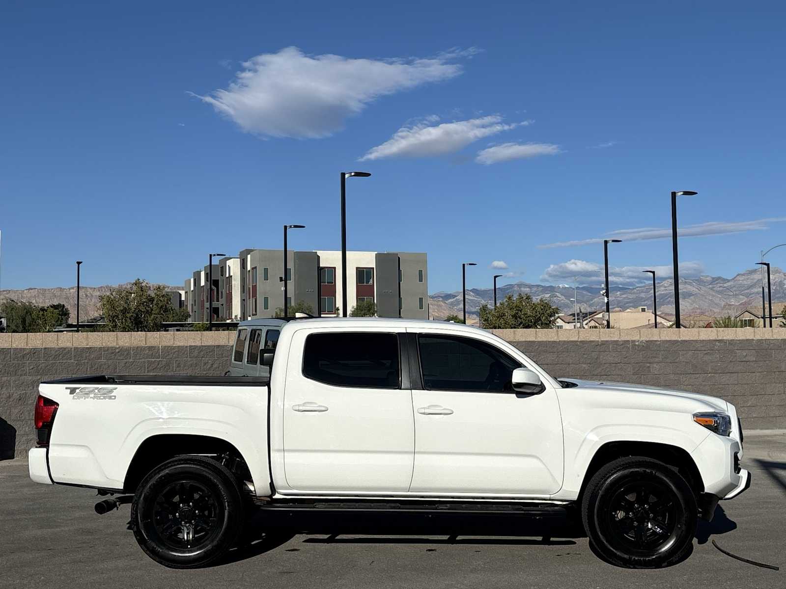 Thumbnail: 2021 Toyota Tacoma - 10