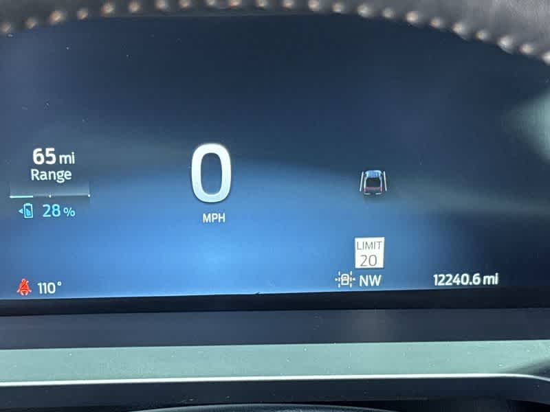 2023 Ford F-150 Lightning Lariat 22
