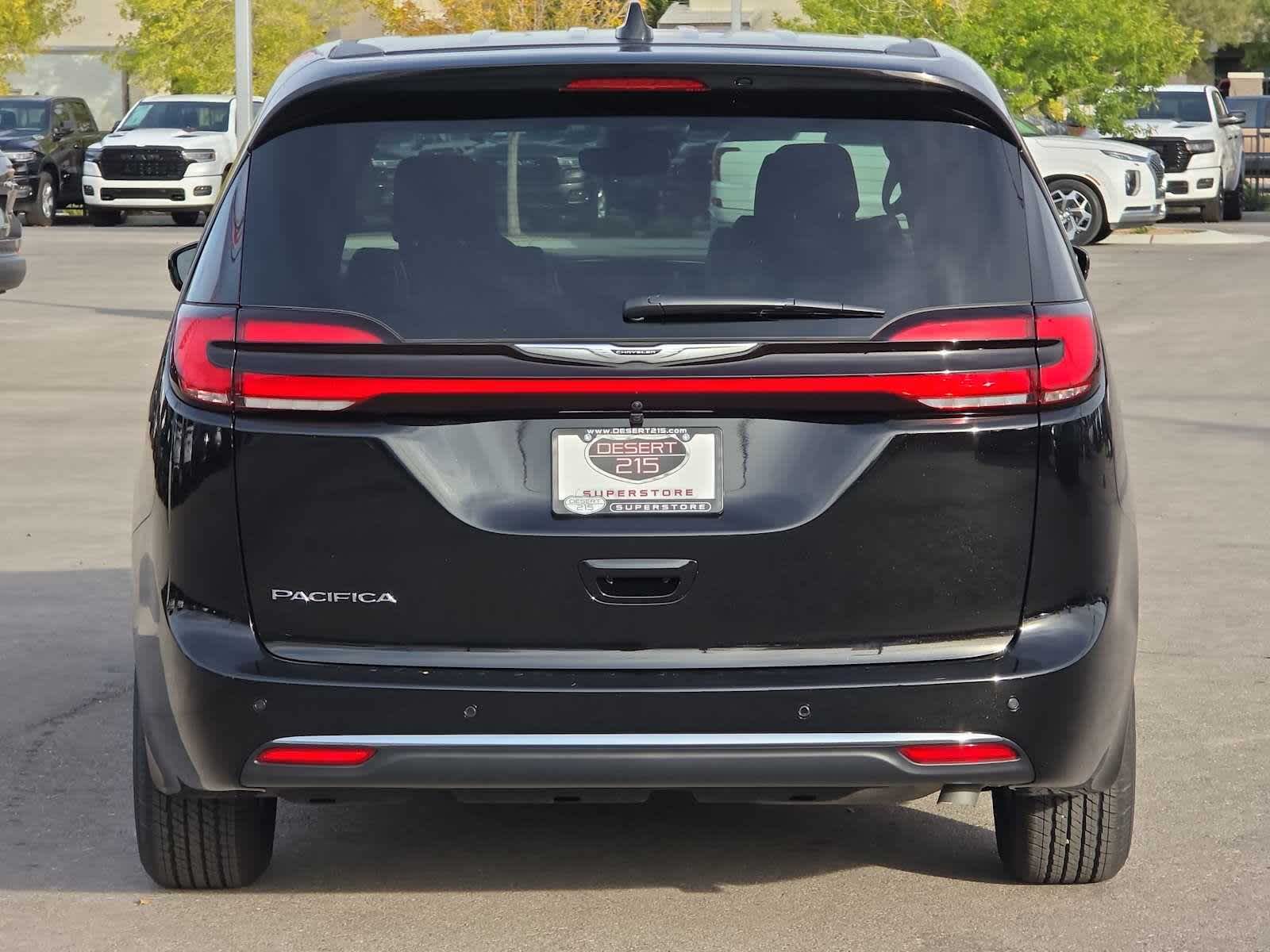 Thumbnail: 2026 Chrysler Pacifica - 10