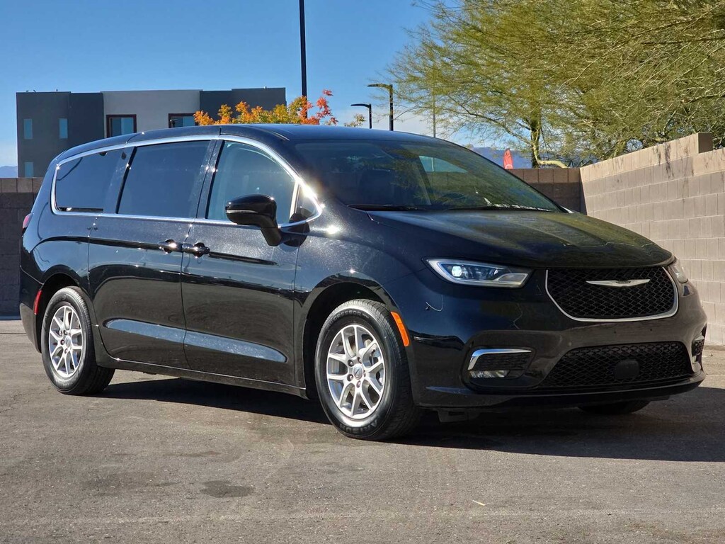 Certified 2024 Chrysler Pacifica Touring L Van