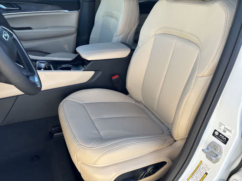 Thumbnail: 2025 Jeep Grand Cherokee - 7