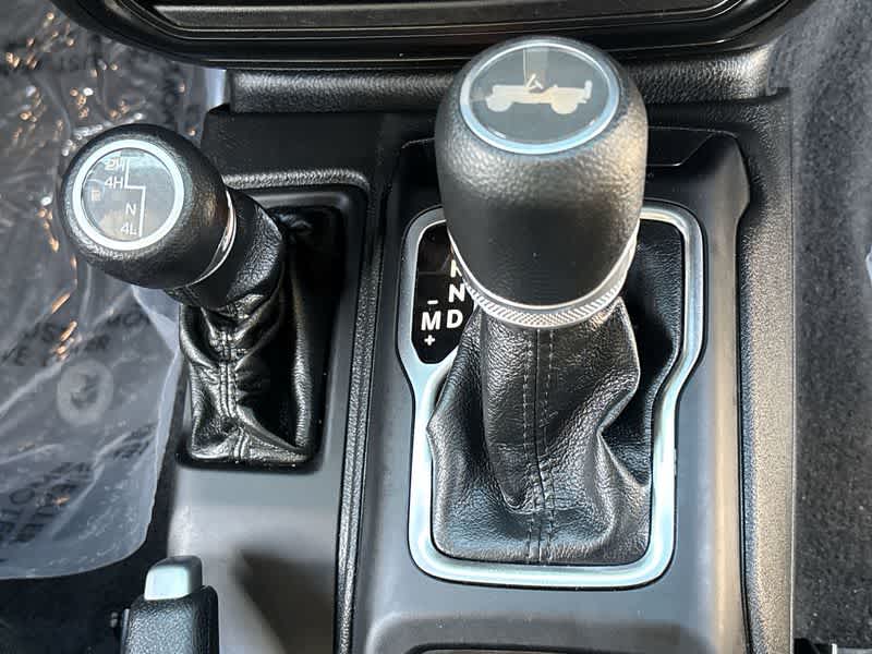 Thumbnail: 2022 Jeep Wrangler - 21