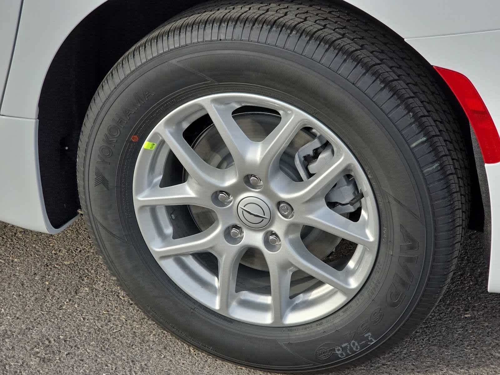 Thumbnail: 2026 Chrysler Pacifica - 15