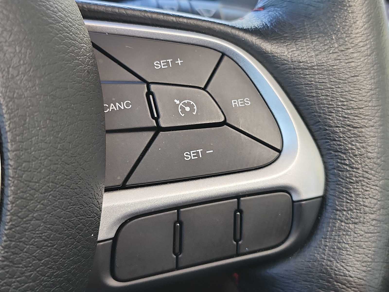 Thumbnail: 2023 Jeep Renegade - 29