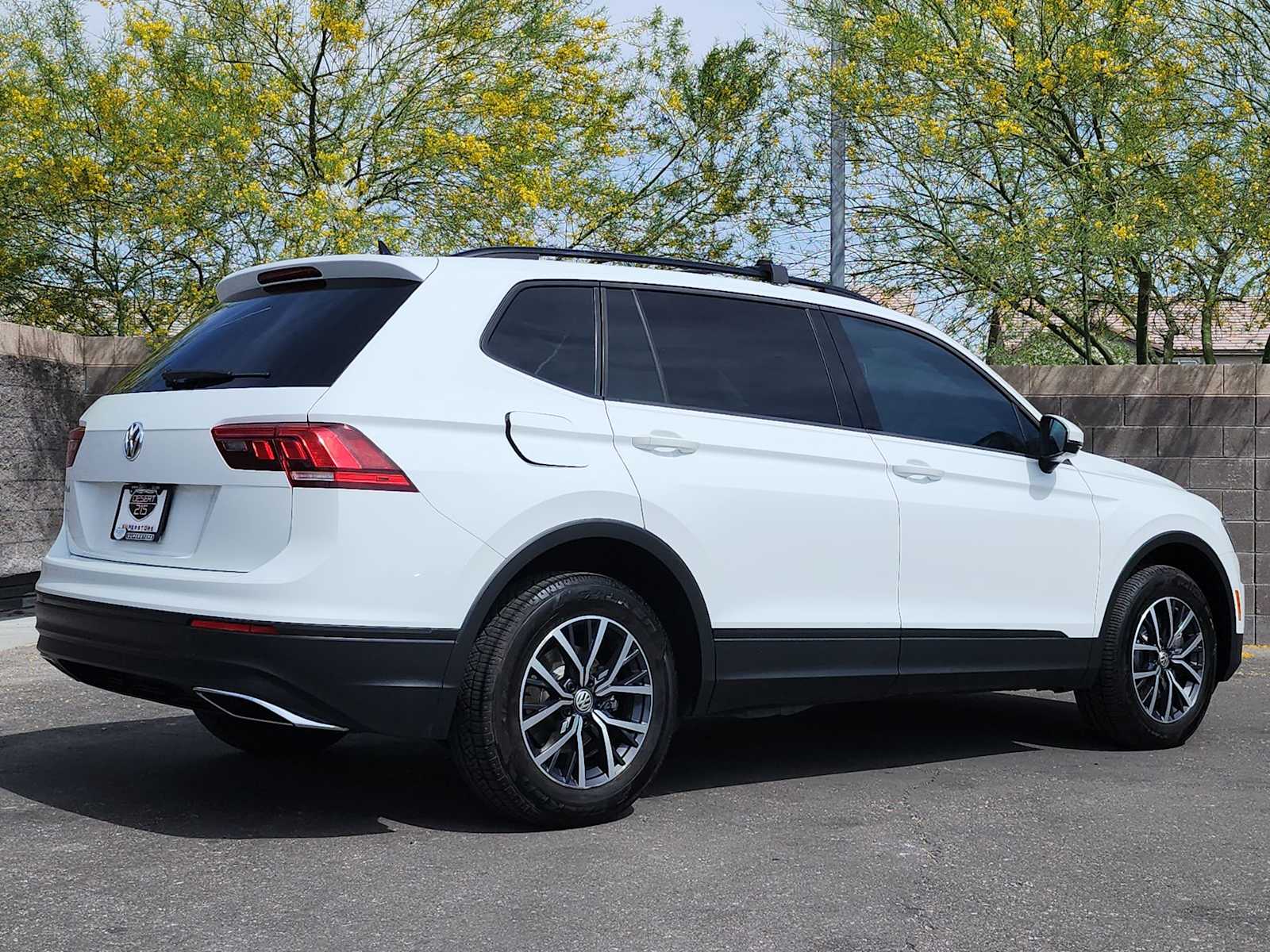 Thumbnail: 2021 Volkswagen Tiguan - 4