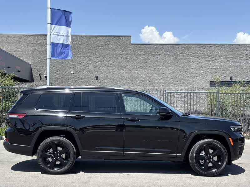 Thumbnail: 2025 Jeep Grand Cherokee L - 9