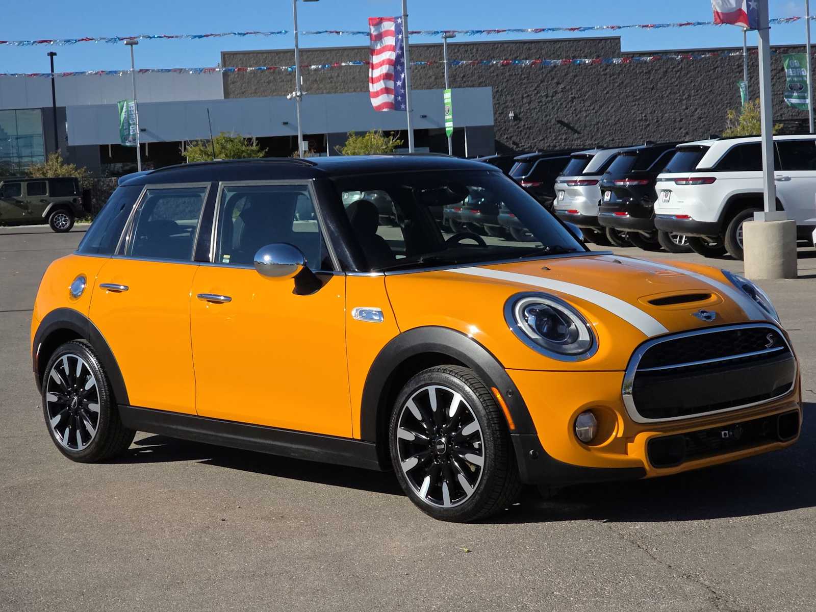 Thumbnail: 2018 MINI Cooper Hardtop - 3
