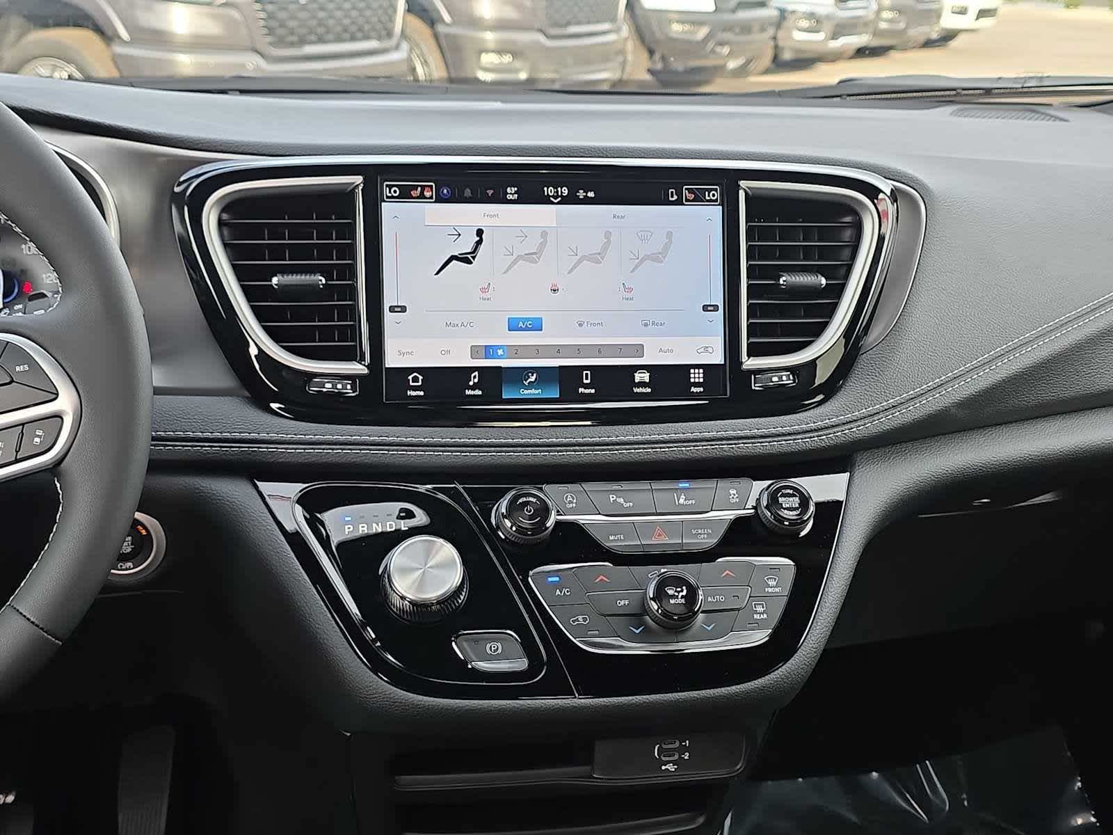 Thumbnail: 2026 Chrysler Pacifica - 27