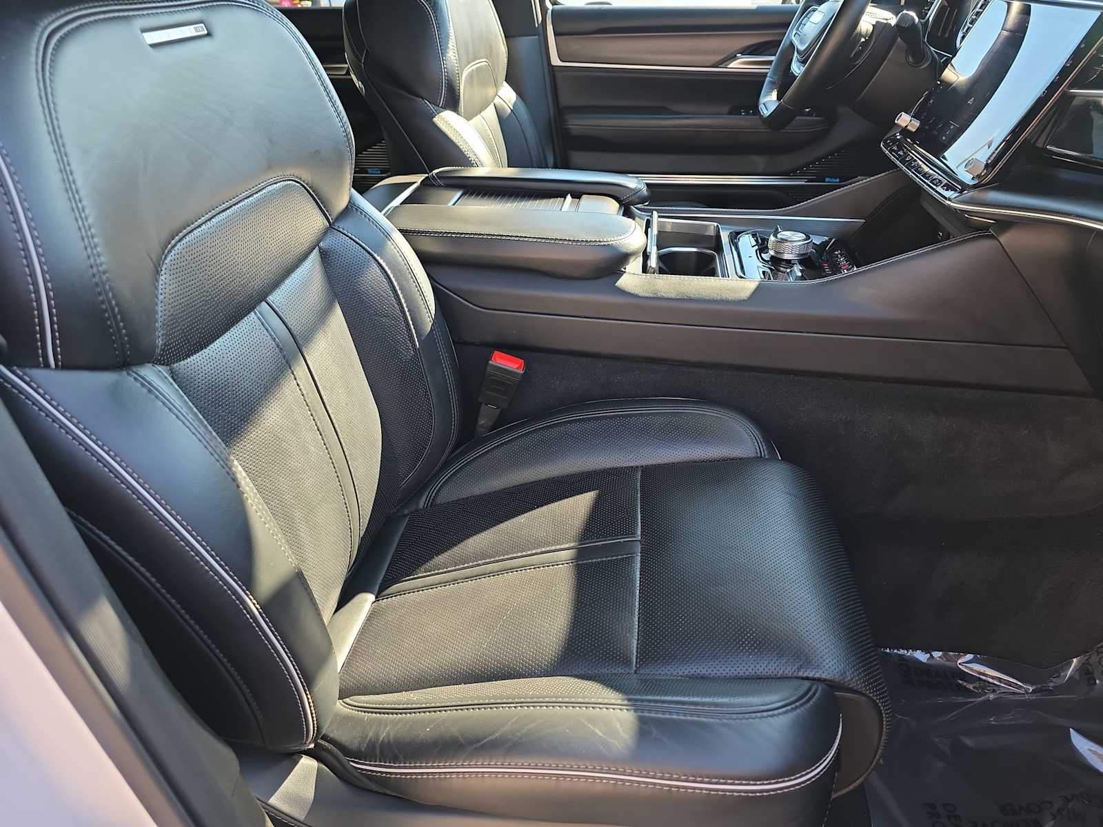 Thumbnail: 2024 Jeep Grand Wagoneer L - 18