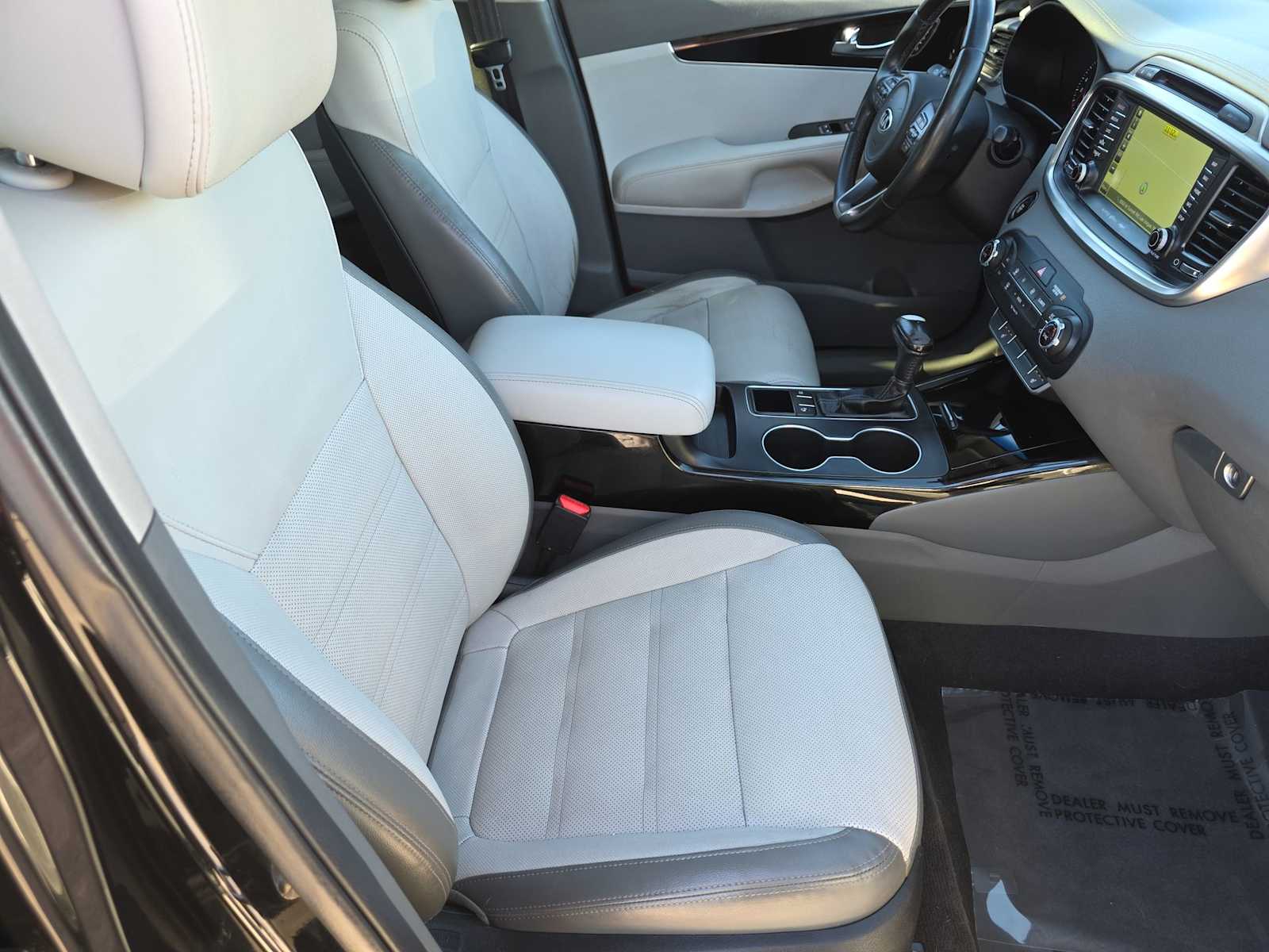 Thumbnail: 2016 Kia Sorento - 18