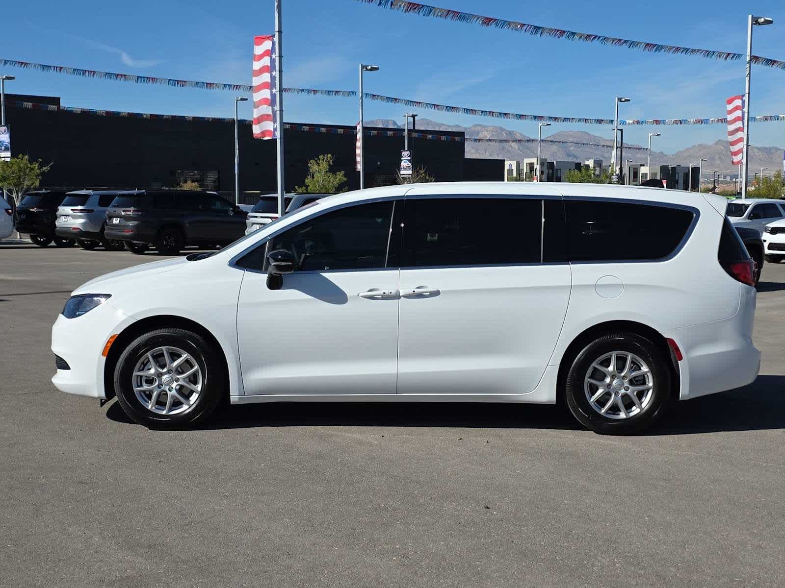 Thumbnail: 2026 Chrysler Voyager - 9