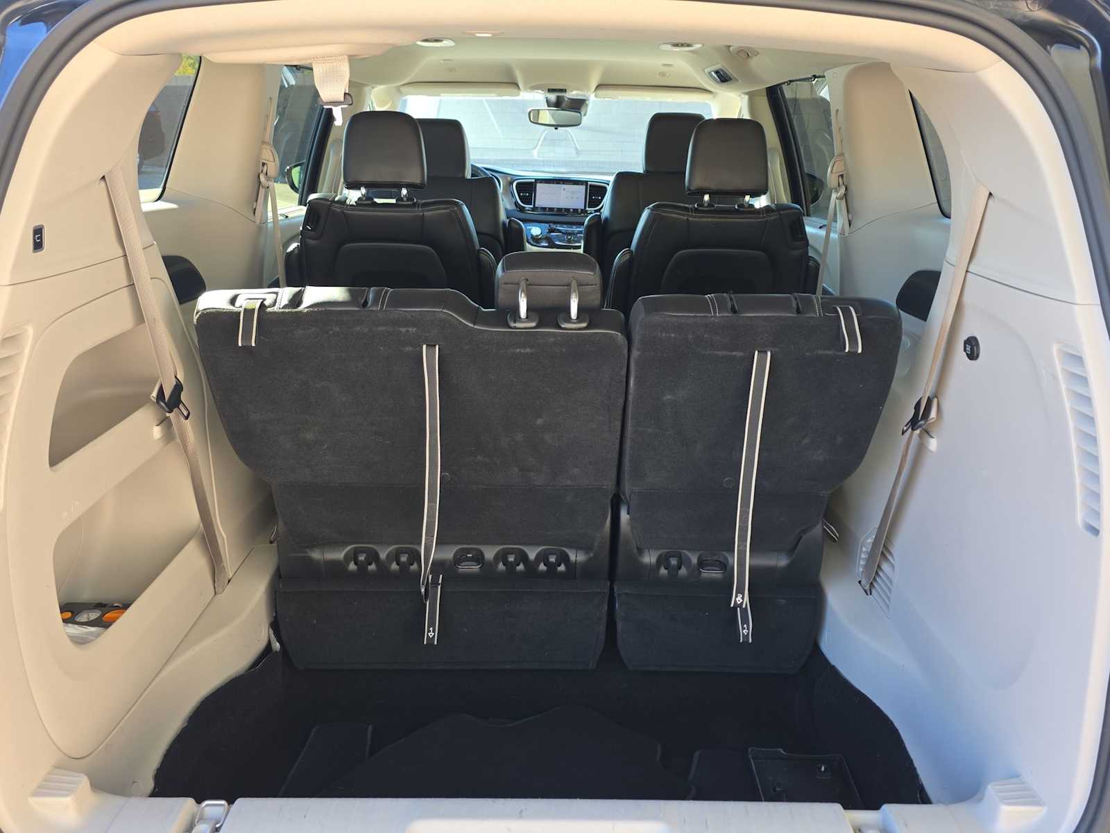 Thumbnail: 2024 Chrysler Pacifica - 23