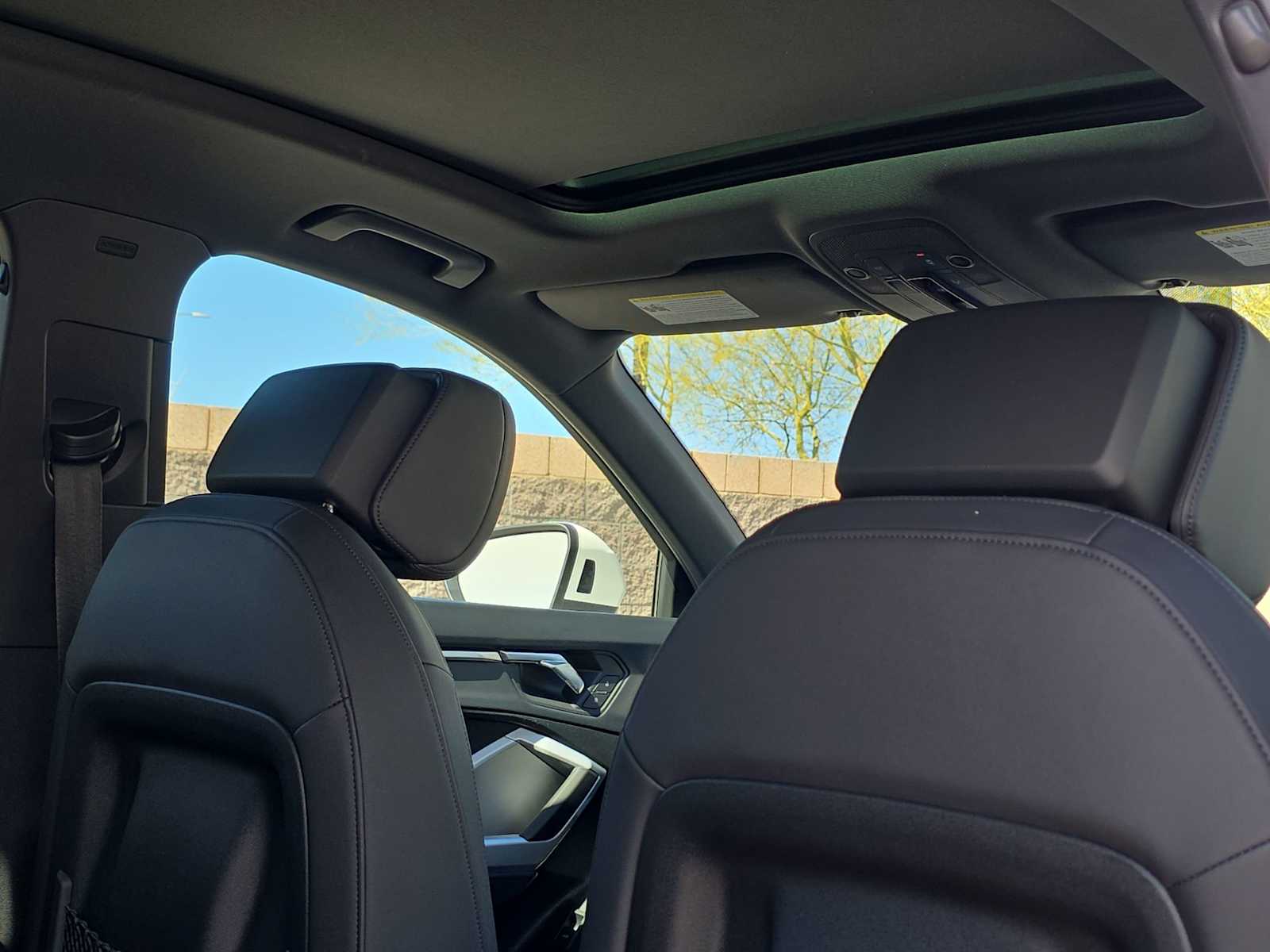 Thumbnail: 2025 Audi Q3 - 16