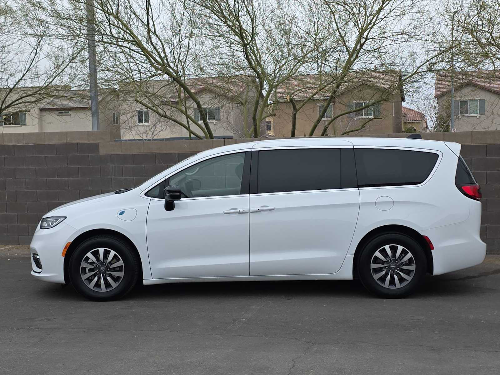 Thumbnail: 2024 Chrysler Pacifica - 6