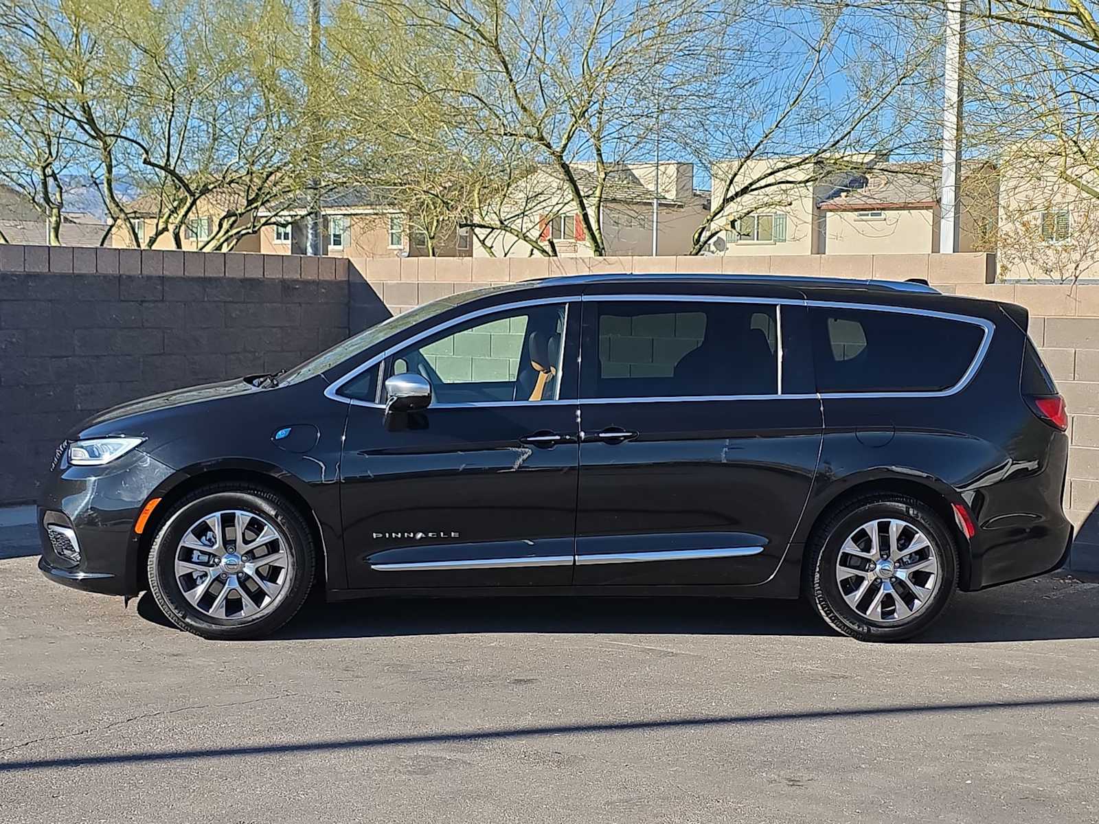 Thumbnail: 2022 Chrysler Pacifica - 6