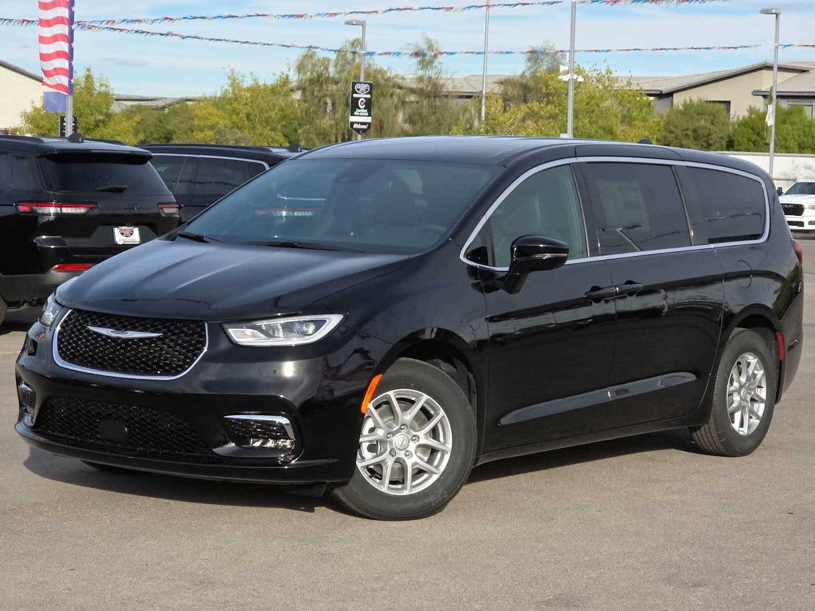 Thumbnail: 2026 Chrysler Pacifica - 32