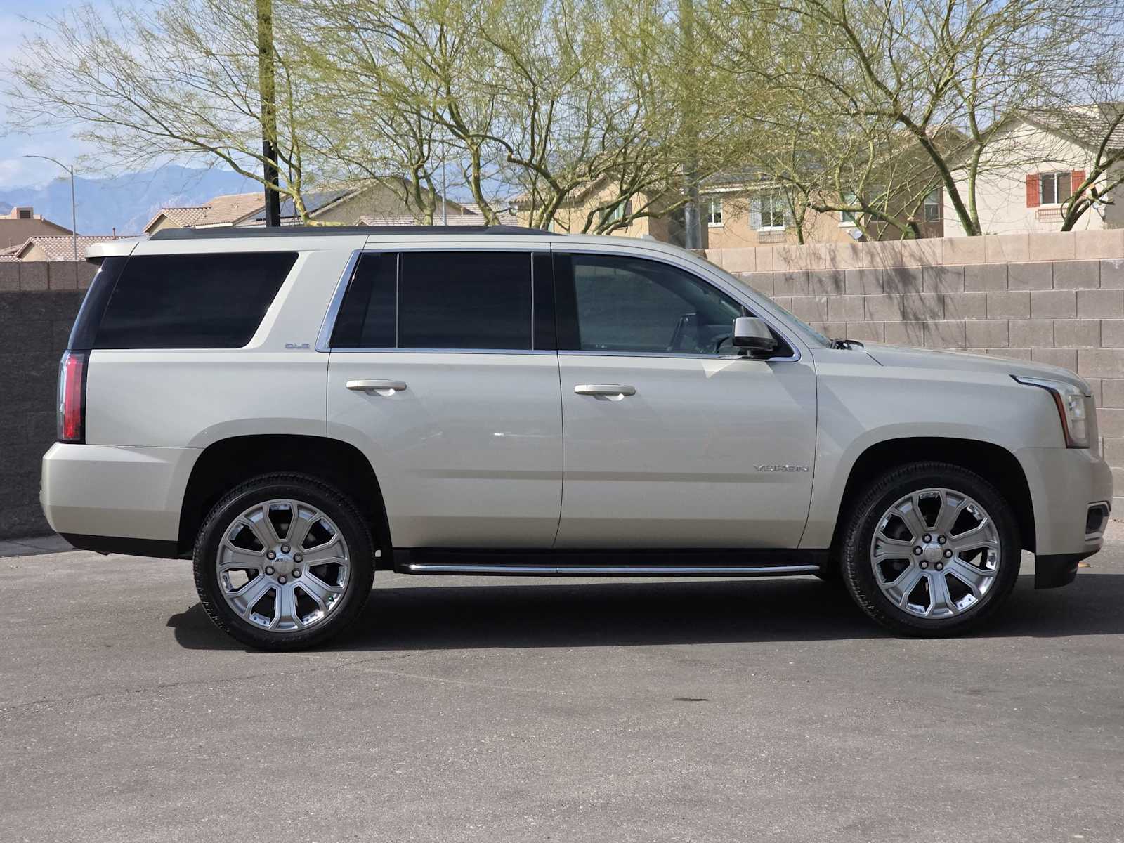 Thumbnail: 2017 GMC Yukon - 10