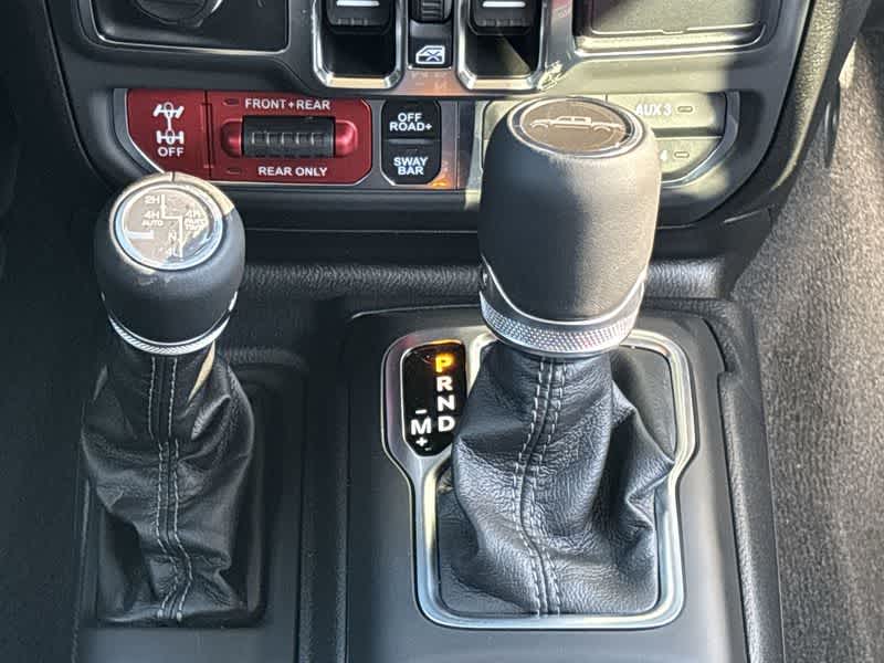 Thumbnail: 2025 Jeep Gladiator - 21