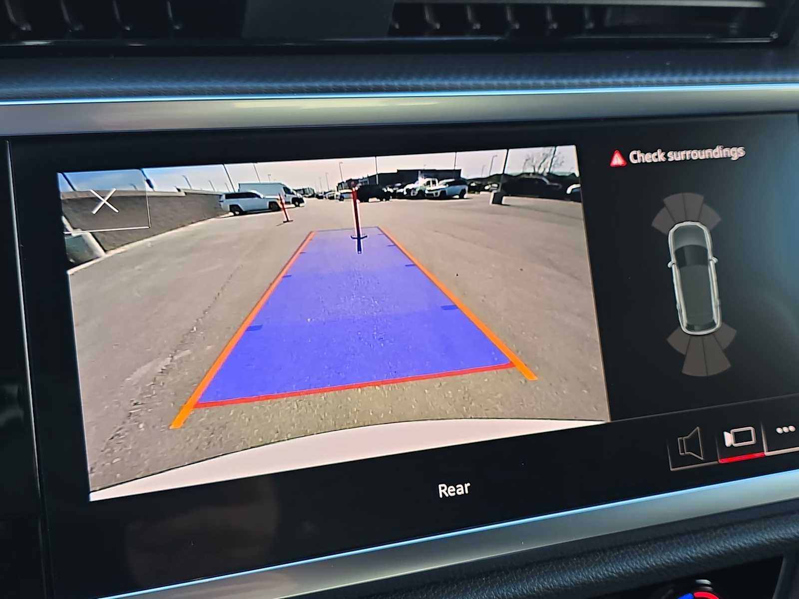 Thumbnail: 2025 Audi Q3 - 26